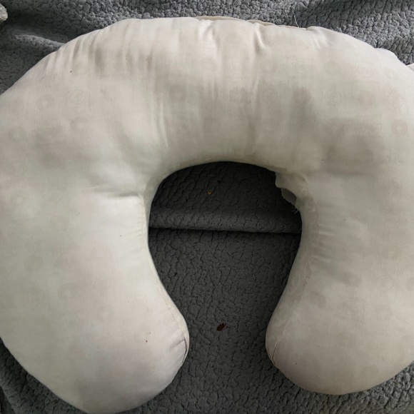 Nursing Pillow - Picture 1 of 4